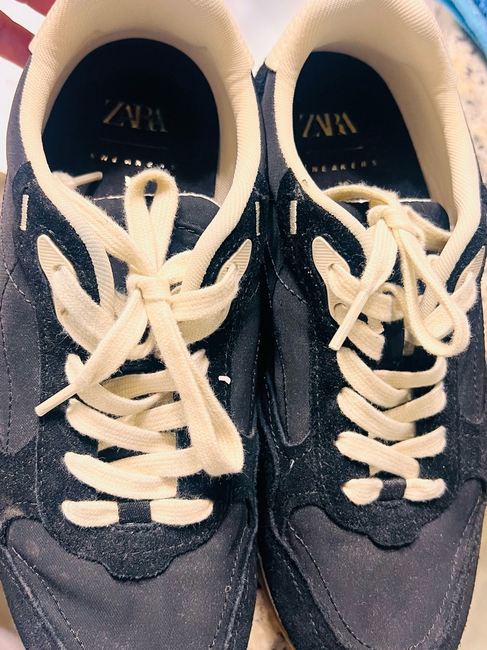Zara Men’s Black Sneakers with Cream Laces